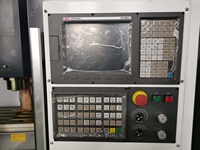 Machine de fraisage verticale CNC VMC840 BT40 à guidage linéaire, haute précision, robuste, pour le travail des métaux, avec commande Fanuc GSK