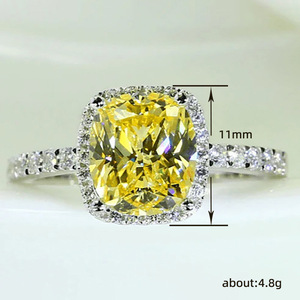 Anello Giallo a Forma Quadrata con Design a Quattro Punte, Elegante Anello da Dito per Donne - Product Image 5