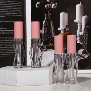 Tubes de brillant à lèvres transparents ondulés Capacité de 2.5ml Estampage à chaud Emballage cosmétique en plastique carré pour rouge à lèvres Blush 10ml Vis de brillant à lèvres - Product Image 1