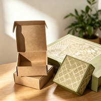 Boîte d'emballage pliante en carton kraft recyclé brun, mini, biodégradable, avec logo personnalisé en relief, impression quadricolore, vente en gros