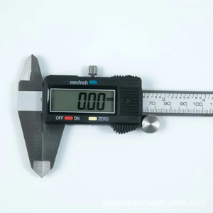 Calibro Vernier digitale elettronico materiale in plastica e acciaio inox con campo di misura di 0-150mm - Product Image 1