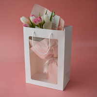 Venta caliente Floristería Día de San Valentín Cumpleaños Ramo de flores Simplicidad estética PVC Ventana Regalo Ramo de tulipán