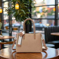 Sac à main en cuir PU pour femme, sac fourre-tout structuré à poignée supérieure et bandoulière avec large sangle décorative