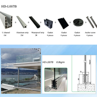 Fourniture de balustrades en verre pour projets : Garde-corps en verre monté sur balcon avec base en U, main courante en verre en aluminium, clôture en verre pour terrasse