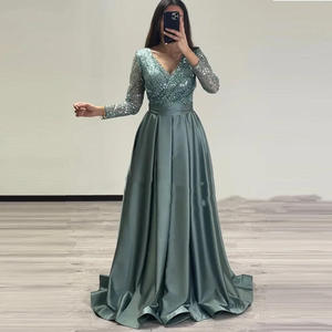 S804A 2025 Nouvelle <span class=keywords><strong>Robe</strong></span> <span class=keywords><strong>de</strong></span> Mariée Personnalisée <span class=keywords><strong>de</strong></span> Haute Qualité en Satin et Dentelle à Fleurs pour Femmes - Product Image 3
