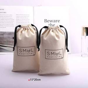 Bolsa de Almacenamiento de Maquillaje y Joyería de Muselina Reutilizable, Bolsa de Regalo Cosmética con Cordón de Algodón Estampado con Logotipo Personalizado Orgánico - Product Image 2