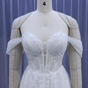 ชุดแต่งงานคอมพิวเตอร์ลูกไม้ปักไหล่ป้องกันริ้วรอยทรงเอไลน์ - Product Image 3