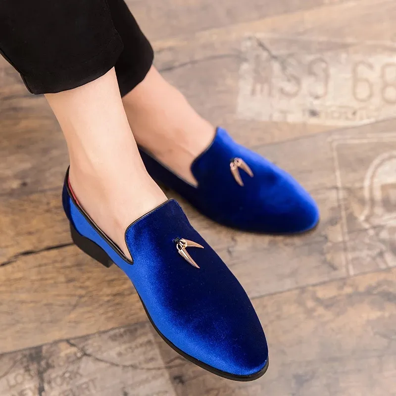 Fashion Man Flats Party Wedding Handmade Loafers Leaves Gold Buckle Luxury Red Bottoms Mens Dress Velvet Shoes for Men