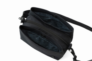 Sac bandoulière unisexe fonctionnel et réglable, résistant à l'eau, avec sangle recyclée provenant de l'océan - Product Image 3