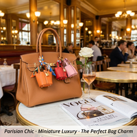 Porte-clés de luxe en forme de mini sac seau en cuir PU avec foulard en soie et breloque cadenas doré, pendentif de sac pour femme, cadeau de mode, vente en gros, OEM, personnalisé