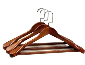 高品質のソリッド木製スーツハンガーメンズジャケットコートハンギングラックフラットフック。