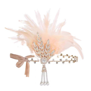 Kit d'accessoires vintage années 1920 pour Charleston : Coiffe en plumes couleur champagne, bijoux en perles, longs gants – Ensemble pour fête Gatsby et cosplay - Product Image 5