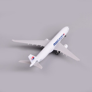 โมเดลเครื่องบินมาเลเซียมาสคาร์โก้ แอร์บัส <span class=keywords><strong>A330</strong></span> ขนาด 20 ซม. สเกล 1/<span class=keywords><strong>300</strong></span> ของตกแต่งโต๊ะทำงาน - Product Image 2