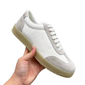 Zapatillas Casuales para Hombre, Estilo Minimalista, con Parte Superior de Cuero y Gamuza Premium, Suela de Goma Translúcida Festoneada, Malla Flexible y Elegante - Product Image 3