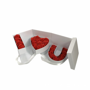 <span class=keywords><strong>Scatola</strong></span> <span class=keywords><strong>Regalo</strong></span> <span class=keywords><strong>Sorpresa</strong></span> Quadrata con Cuore 'I LOVE U' e Concetto Spaziale per la Festa della Mamma e San Valentino, Realizzata con Materiali Riciclati - Product Image 2