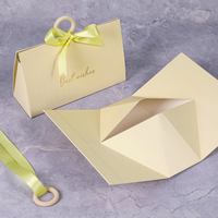 Boîte en carton rigide en forme de pyramide avec logo personnalisé pour chocolats, bonbons, friandises - pour les fêtes de Noël, les mariages, les cadeaux d'invités