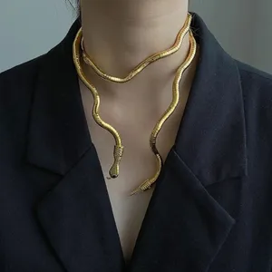 Collana di serpente di gioielli alla moda collana di metallo morbido di Design di personalità di vendita calda per il regalo delle donne