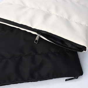 Nouveau Style <span class=keywords><strong>petit</strong></span> <span class=keywords><strong>sac</strong></span> <span class=keywords><strong>matelassé</strong></span> <span class=keywords><strong>matelassé</strong></span> doux coton <span class=keywords><strong>matelassé</strong></span> maquillage sacs à cosmétiques voyage toilette maquillage pochette pour les femmes - Product Image 5