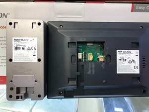 Kit de Videoportero IP Hikvision DS-KIS603-<span class=keywords><strong>P</strong></span>(B) con Visión Nocturna, TCP, Energía Solar, Acero Inoxidable, <span class=keywords><strong>para</strong></span> Villa/Casa, Botón de Llamada Individual - Product Image 4