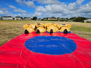 Paquete <span class=keywords><strong>de</strong></span> <span class=keywords><strong>trajes</strong></span> <span class=keywords><strong>de</strong></span> sumo familiar, disfraz <span class=keywords><strong>de</strong></span> sumo inflable para niños/adultos, paquete <span class=keywords><strong>de</strong></span> traje <span class=keywords><strong>de</strong></span> sumo familiar- (2 adultos, 2 <span class=keywords><strong>trajes</strong></span> para niños y 1 alfombra) - Product Image 3