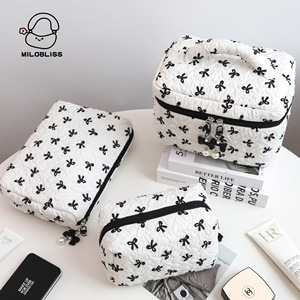 <span class=keywords><strong>Bolsa</strong></span> <span class=keywords><strong>de</strong></span> almacenamiento multifuncional <span class=keywords><strong>de</strong></span> gama alta exclusiva <span class=keywords><strong>de</strong></span> <span class=keywords><strong>Amazon</strong></span>, <span class=keywords><strong>bolsa</strong></span> <span class=keywords><strong>de</strong></span> cosméticos con lazo plisado <span class=keywords><strong>de</strong></span> gran capacidad, hecha <span class=keywords><strong>de</strong></span> algodón para comenzar - Product Image 3