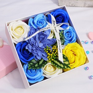 La confezione regalo di fiori artificiali per la decorazione domestica è la prima scelta per souvenir romantici e colorati decorati con Rose - Product Image 4