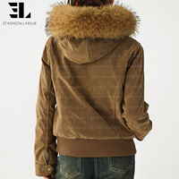 Veste bomber en twill de coton délavé sur mesure LARSUR avec col en fourrure, veste en jean de motard pour femme