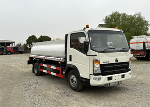 Camión Cisterna HOWO de 5 CBM, Camiones Cisterna 4X2 de 160 CV, Camión Cisterna de Combustible Diésel, Suministro Directo de Fábrica para la Venta - Product Image 2