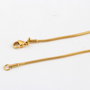 Collar de cadena de serpiente a la moda, 50 cm, color dorado, acero de titanio, cierre de langosta, uso diario, regalo para mujer - Product Image 2