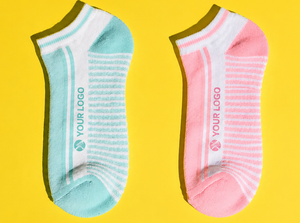 Chaussettes basses de performance pour femmes avec motif rayé et personnalisation du logo - Product Image 4