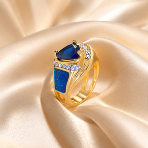 Anello con pietra blu, gioiello da donna dal design classico per l'uso quotidiano - Product Image 4