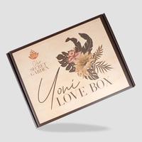 Vente en gros de boîte postale d'emballage d'expédition ondulé laminé mat de cadeau de luxe avec fleur avec impression intérieure