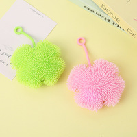 Nouveautés Jouet anti-stress créatif visage souriant, Peluche trèfle à quatre feuilles porte-bonheur, Jouet à presser et à soulager le stress
