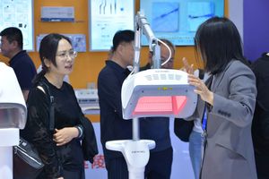 Alat Penumbuh Rambut <span class=keywords><strong>Laser</strong></span> KN-8000A1 Model Terbaru 2024 untuk Kerontokan Rambut - Colokkan, Bebas Genggam, Instrumen Penumbuh Rambut Kelas Klinis - Product Image 5