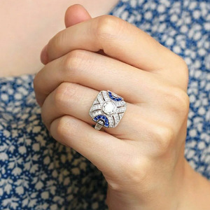 Anello Geometrico Quadrato Vintage per Donne, Elegante Gioiello da Dito alla Moda - Product Image 2