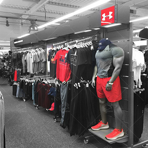 Guangzhou Rak <span class=keywords><strong>Display</strong></span> Pakaian Berlapis Emas Fashion Wanita Toko Kain Ide Desain Interior Toko Butik Garmen Pas