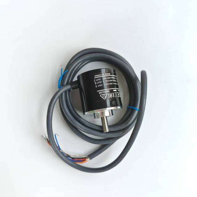 In Stock New Original Rotary Encoder E6B2-CWZ1X 1024P/R 2M by OMS Encoder One Year Warranty