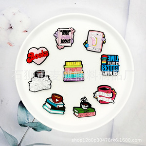 Accessoires de mode <span class=keywords><strong>pour</strong></span> chaussures : Breloques décoratives unisexe en PVC souple, à coller, <span class=keywords><strong>pour</strong></span> DIY, avec motif fleur et trou, amovibles et mignonnes - Product Image 4