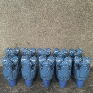 Tricone Drill <strong>Bit</strong> IADC 637 5 <strong>1</strong>/<strong>2</strong> Inch Roller <strong>Cone</strong> Drill <strong>Bit</strong> - Product Image 5
