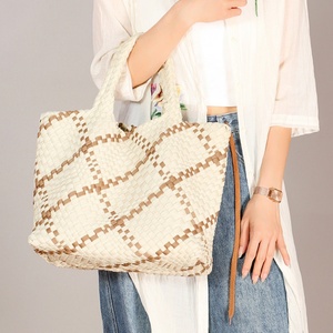 Bán Buôn Của Phụ Nữ Lớn Màu Đen Màu Hồng Neoprene Dệt Trống Bãi Biển Tote Túi Với Tùy Chỉnh In Logo Cho Phụ Nữ - Product Image 3