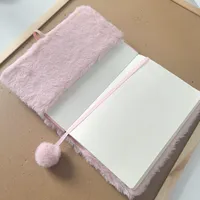 Cuaderno de Peluche con Diseño de Chica de Dibujos Animados, Diario Rosa con Corazones, Estética Femenina, Incluye Cubierta y Cuaderno Interior