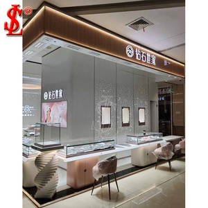 ตู้โชว์เครื่องประดับหรูหราแบบตั้งพื้น ตกแต่งร้านบูติก ชั้นวางโชว์แบบทาวเวอร์ ดีไซน์ทันสมัยเรียบง่าย เคาน์เตอร์นาฬิกา โซลูชั่นตกแต่งร้านค้าครบวงจร - Product Image 6