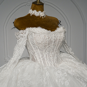Lsgz09-Pz Superbe Robe de Mariée Blanche avec Corset Illusion en Dentelle Jacquard, Jupe Bouffante et Voile Cathédrale Jancemebr - Product Image 2
