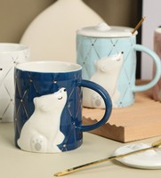 Mug ours polaire avec couvercle et cuillère