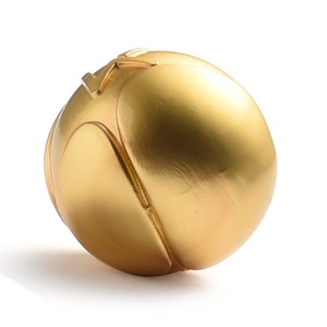 Elegante Collar con Colgante en Forma de Bola, Estilo Moderno, de Alta Calidad, Dorado, Lujoso, Ideal como Regalo o Souvenir - Product Image 3