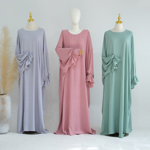All'ingrosso vestito da preghiera musulmano da donna con rughe Eid abiti modesti Dubai Abaya e Hijab 2 pezzi Set Abaya abbigliamento islamico - Product Image 2