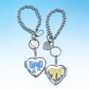Accesorios Elegantes para <span class=keywords><strong>Bolsos</strong></span> - Mini Llavero con Espejo en Forma de Corazón y Lazo Plateado - Colgante de Espejo de Maquillaje Único Estilo Ins para <span class=keywords><strong>Mujer</strong></span> - Product Image 4