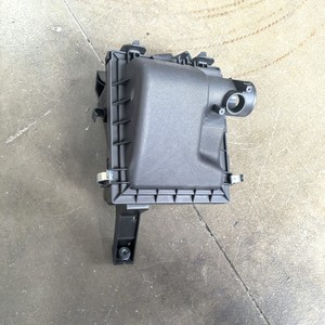 Carcasa del filtro de aire Toyota Ct200h 17700-37292 para pieza de repuesto 2011-2020 con accesorios de montaje - Product Image 3