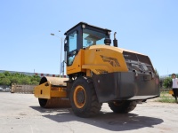 Vente directe : Compacteur routier vibratoire hydraulique monocylindre de 8 tonnes à entraînement mécanique