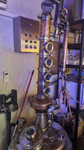 उच्च गुणवत्ता वाले स्टेनलेस स्टील सेमी-स्वचालित आसवन उपकरण 50l-1000l क्षमता ब्रैंडी और व्हिस्की 5 साल की वारंटी के लिए - Product Image 5